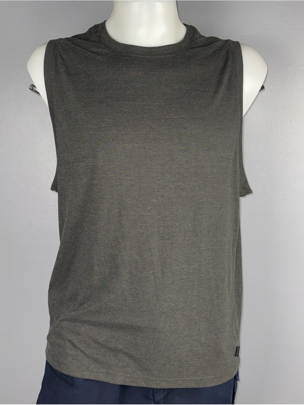 Prana Prospect Heights Yoga Tank Men's XL Dark Heather Gray *READ